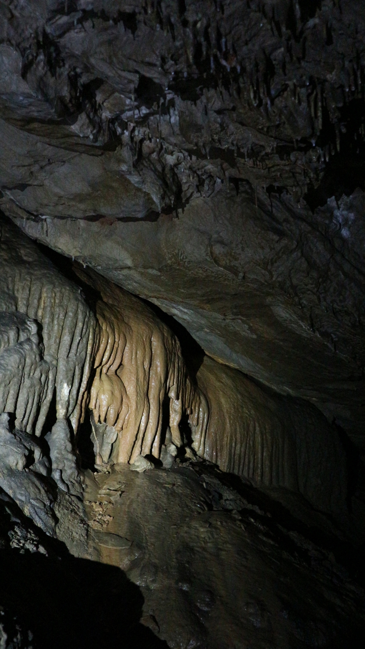 výzdoba Márnikovej jaskyne 3 km od obce